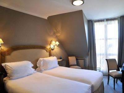Hotel De La Treille Lila